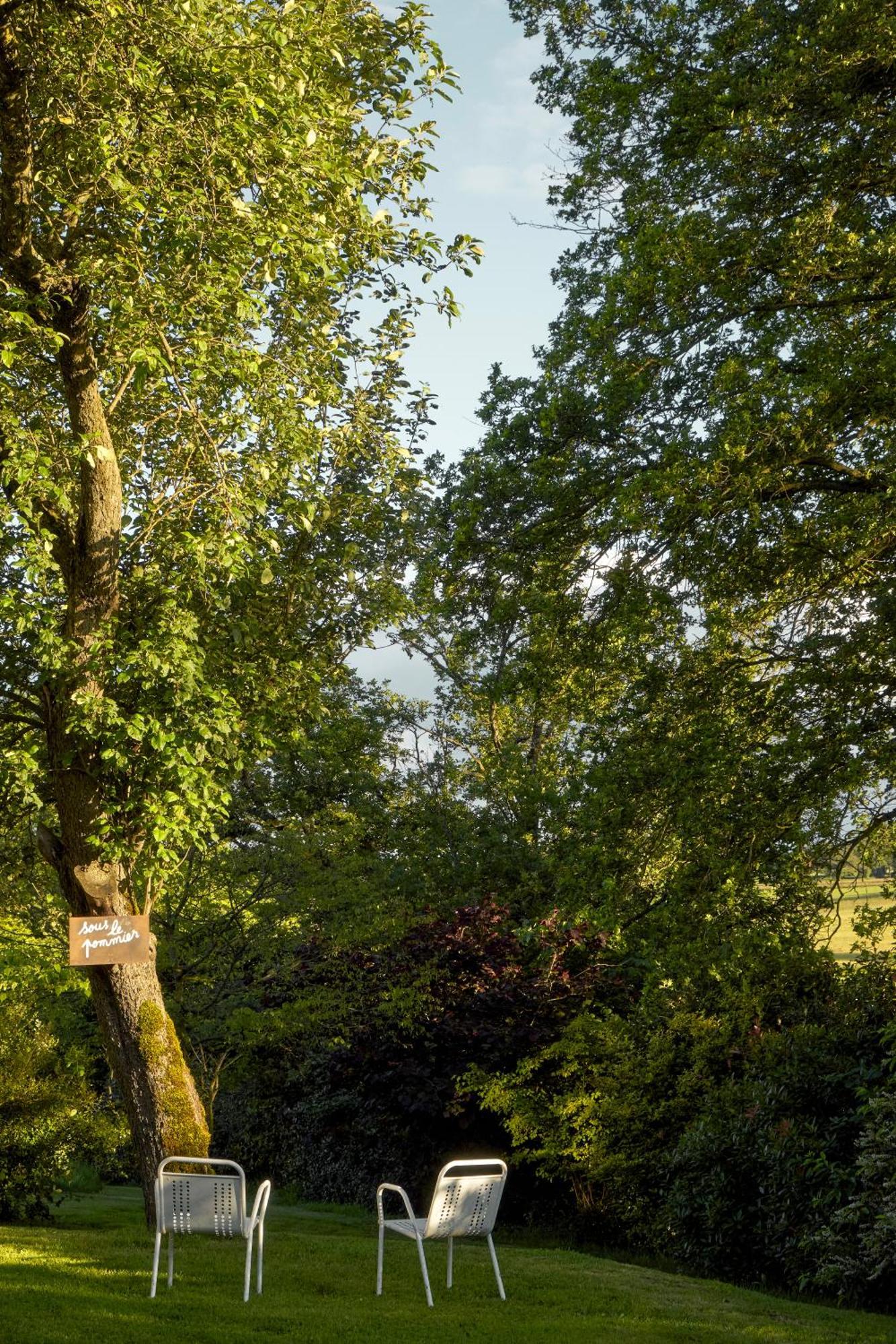 La Colline Du Colombier Hotel Iguerande Екстериор снимка
